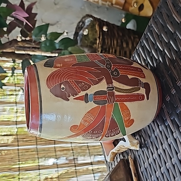 Other - Vintage CENTRAL AMERICAN ART POTTERY VASE w/Etched Polychromatic Natives
